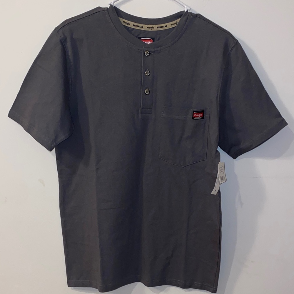5/$25 NWT!! Wrangler Charcoal Short Sleeve Henley With  Front Pocket Size Small